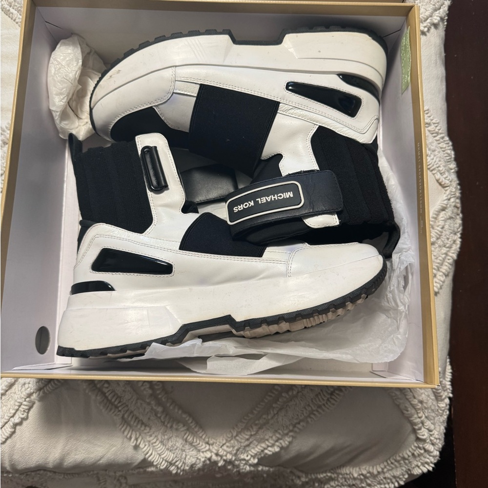 Michael Kors sneaker very comfortable